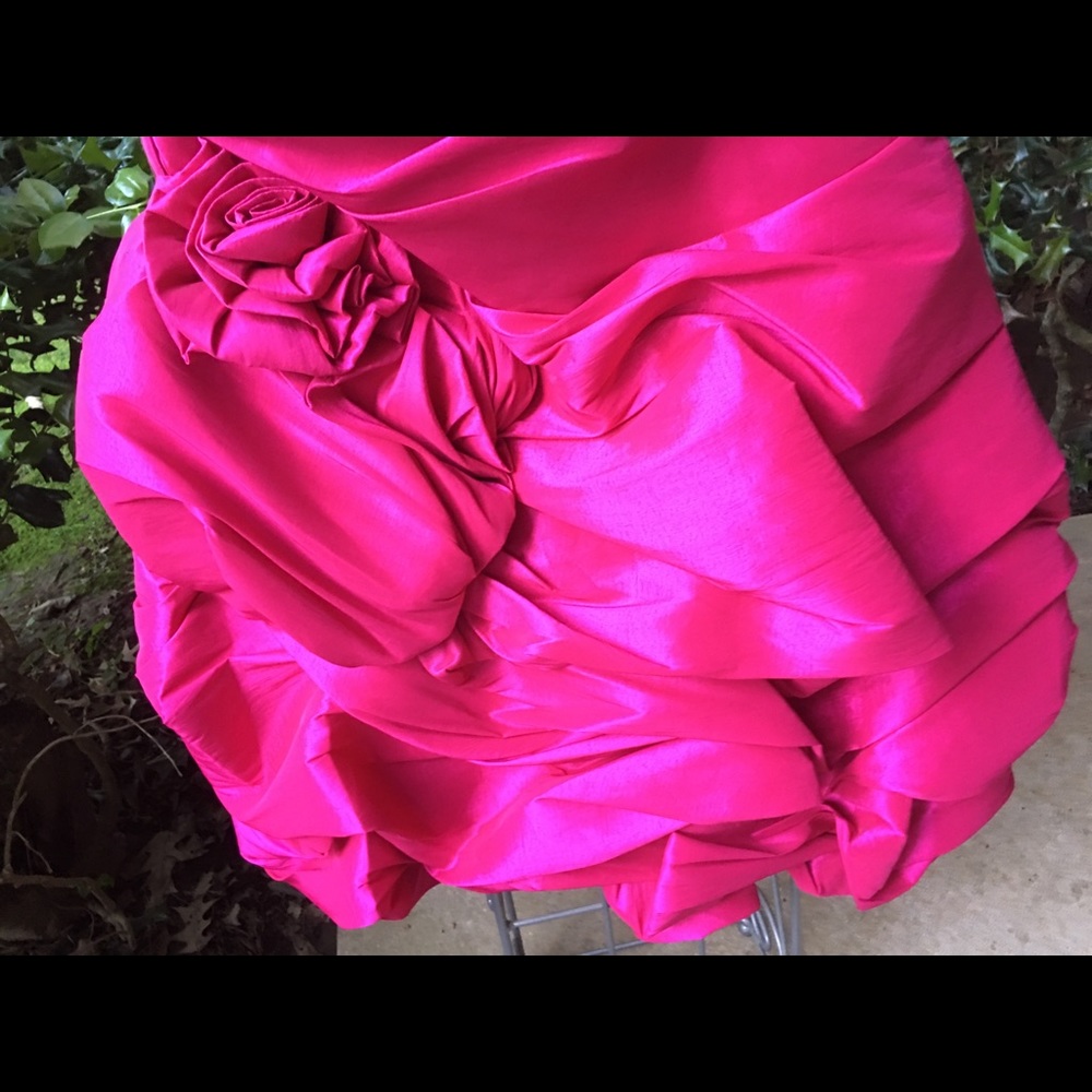 Dress - Picture 4 of 6